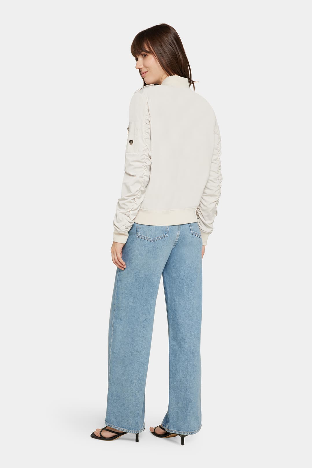 13957_3e4660212f-22658-1270-10100-2-original