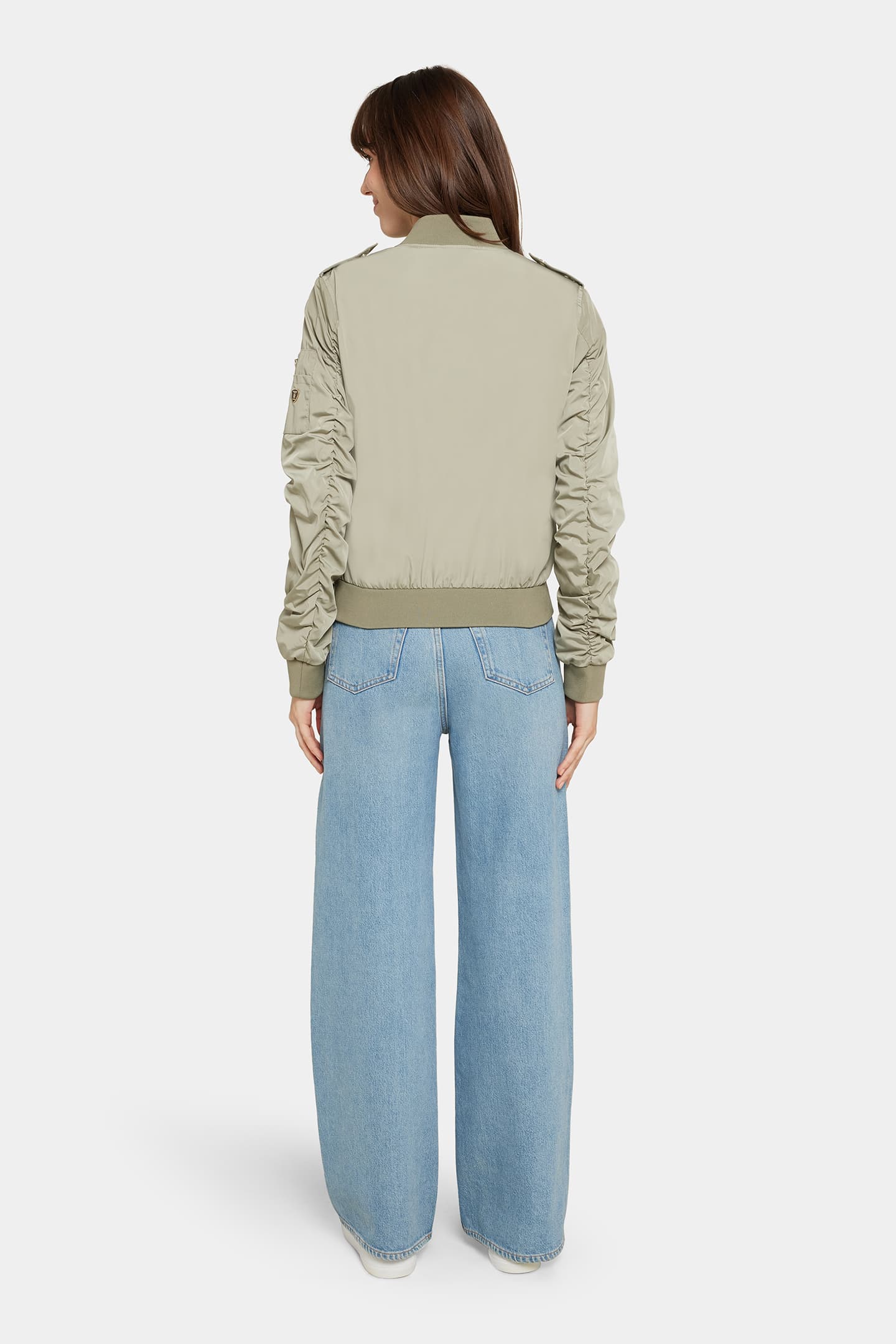 13957_8bc0893e45-22658-1270-56000-3-full