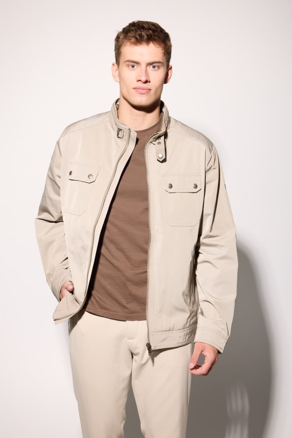 13975_907a319444-22701-3890-96600-1-original