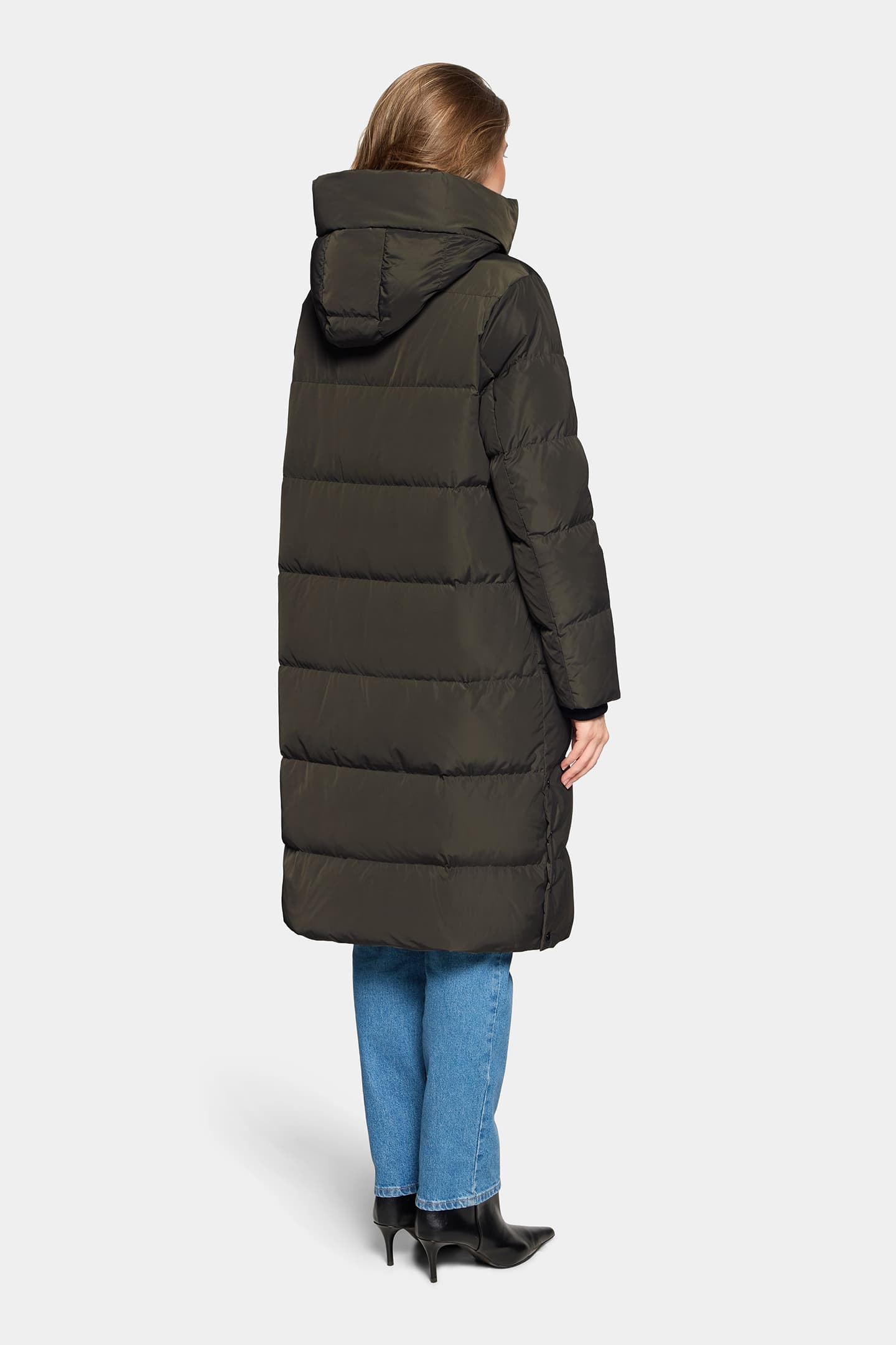 14188_62469258b8-22860-3610-56700-2-full