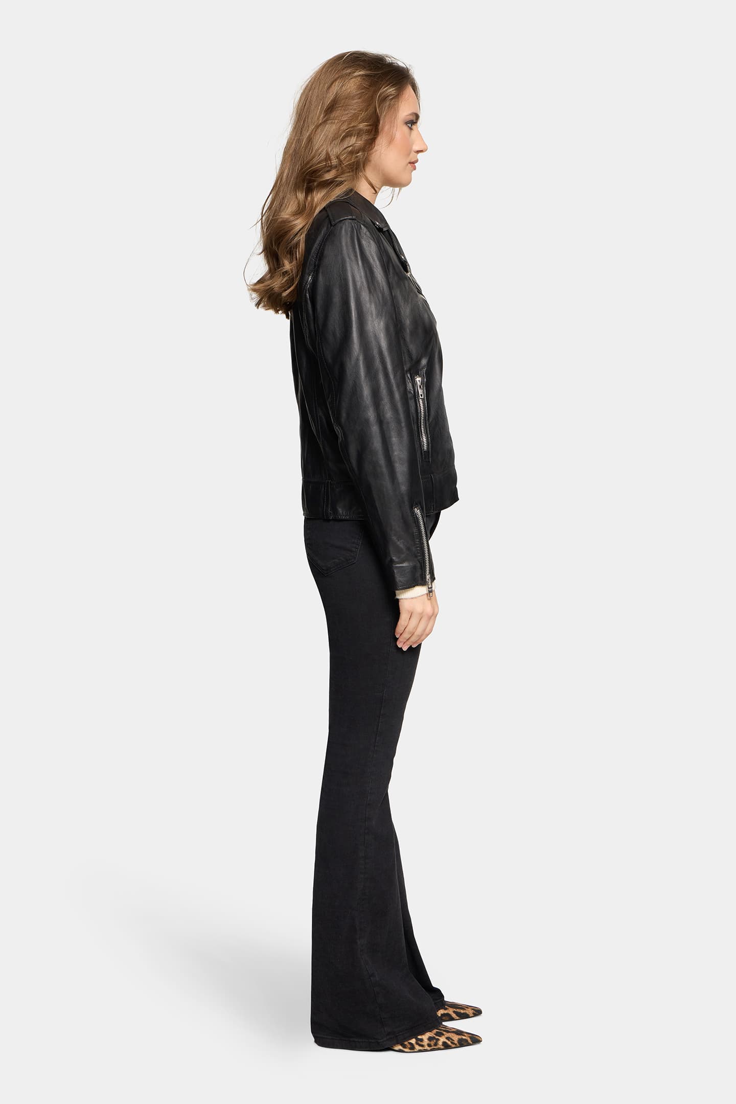 15134_c286643305-22982-3810-89900-6-full