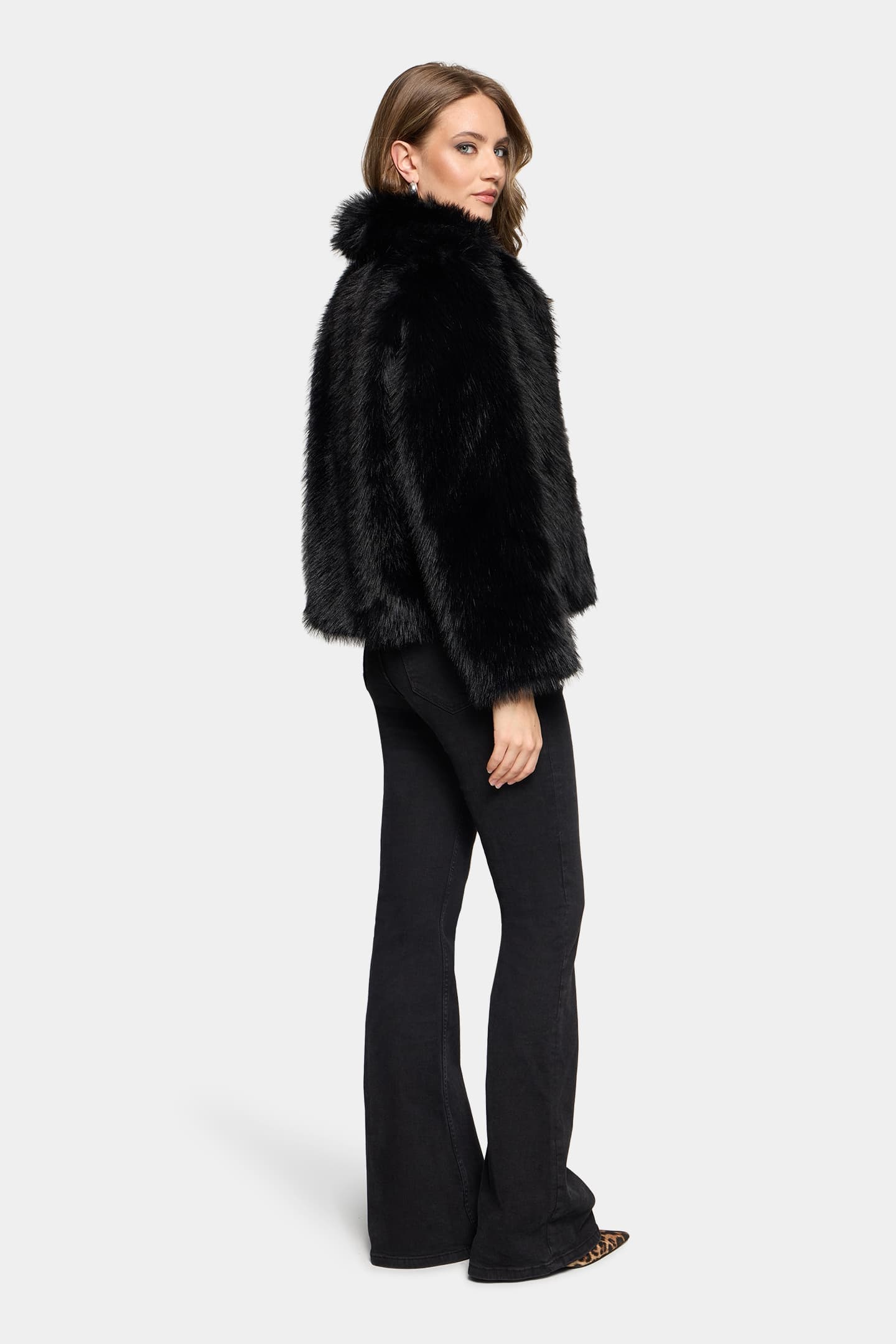 15289_9c11464cc6-23280-1690-89900-6-full