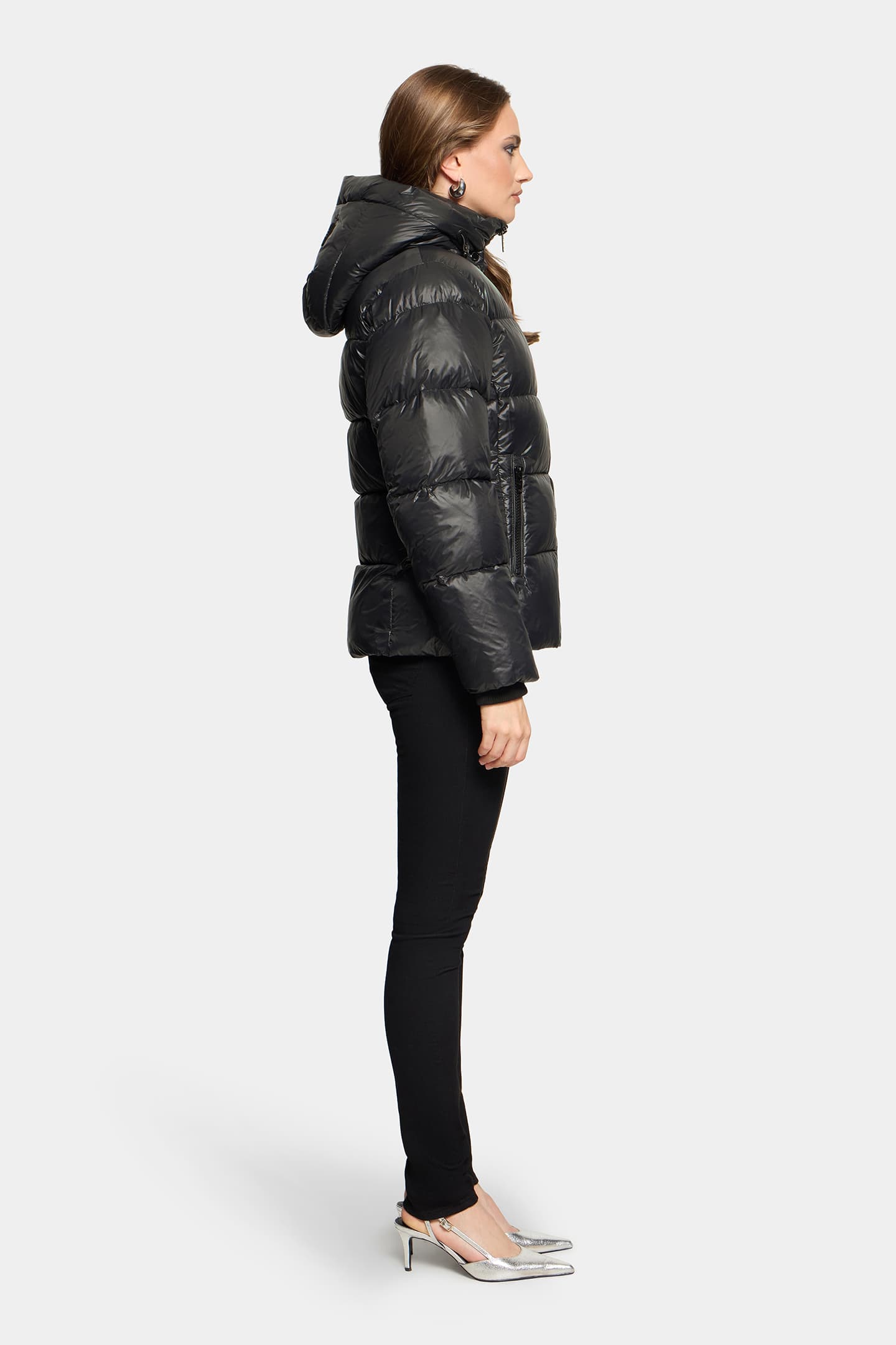 15295_97f3c5a263-23323-3710-89900-6-full